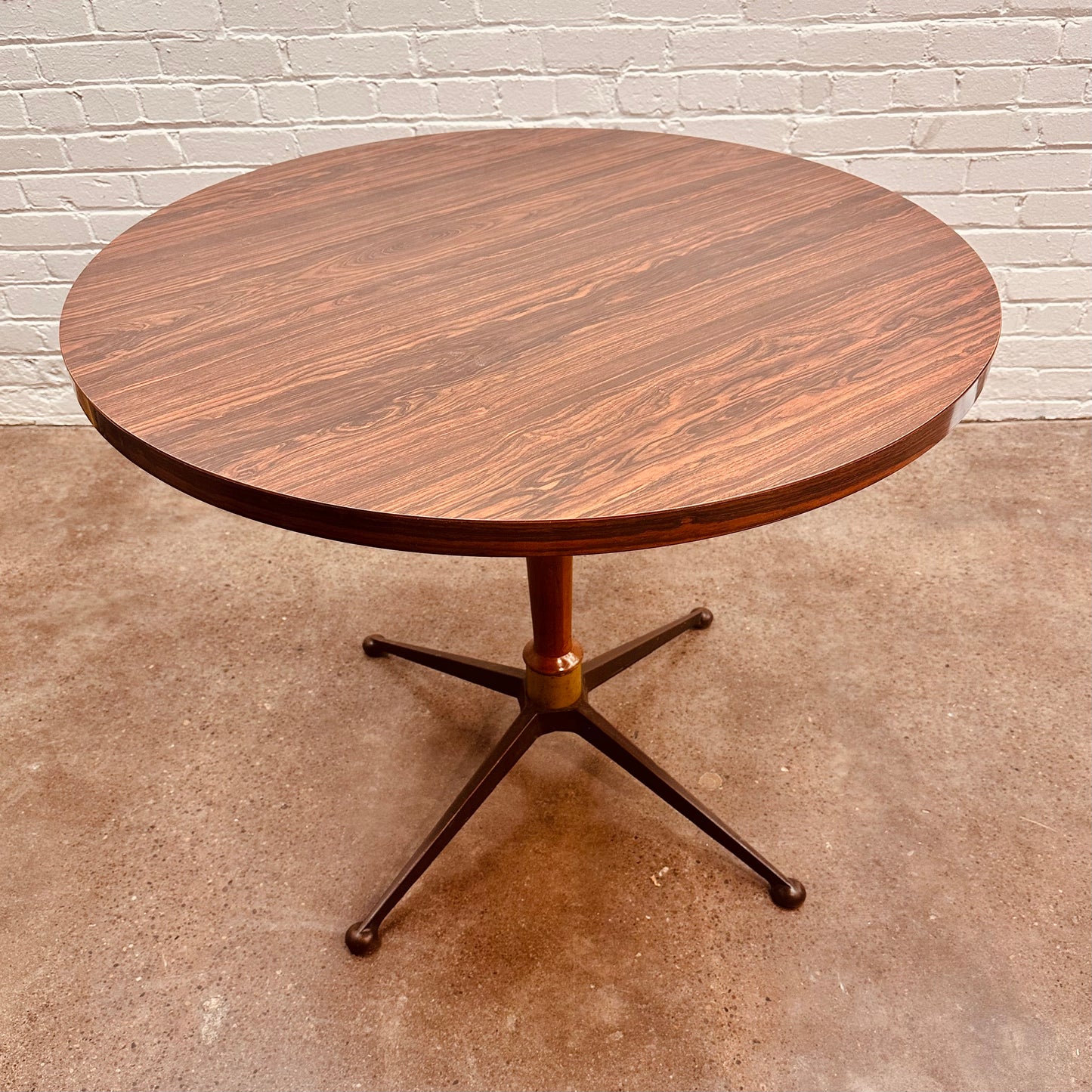 36” ROUND FAUX BOIS ROSEWOOD CAFE TABLE WITH STEEL LEGS