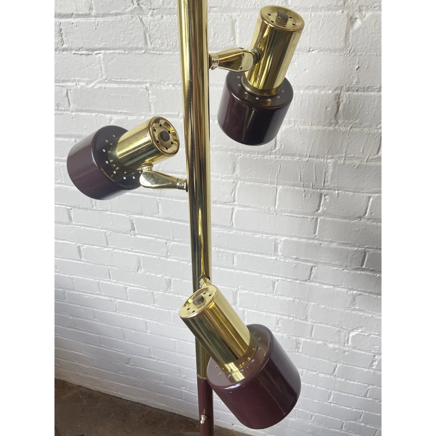 ADJUSTABLE BRASS TRI-LIGHT TREE FLOOR LAMP