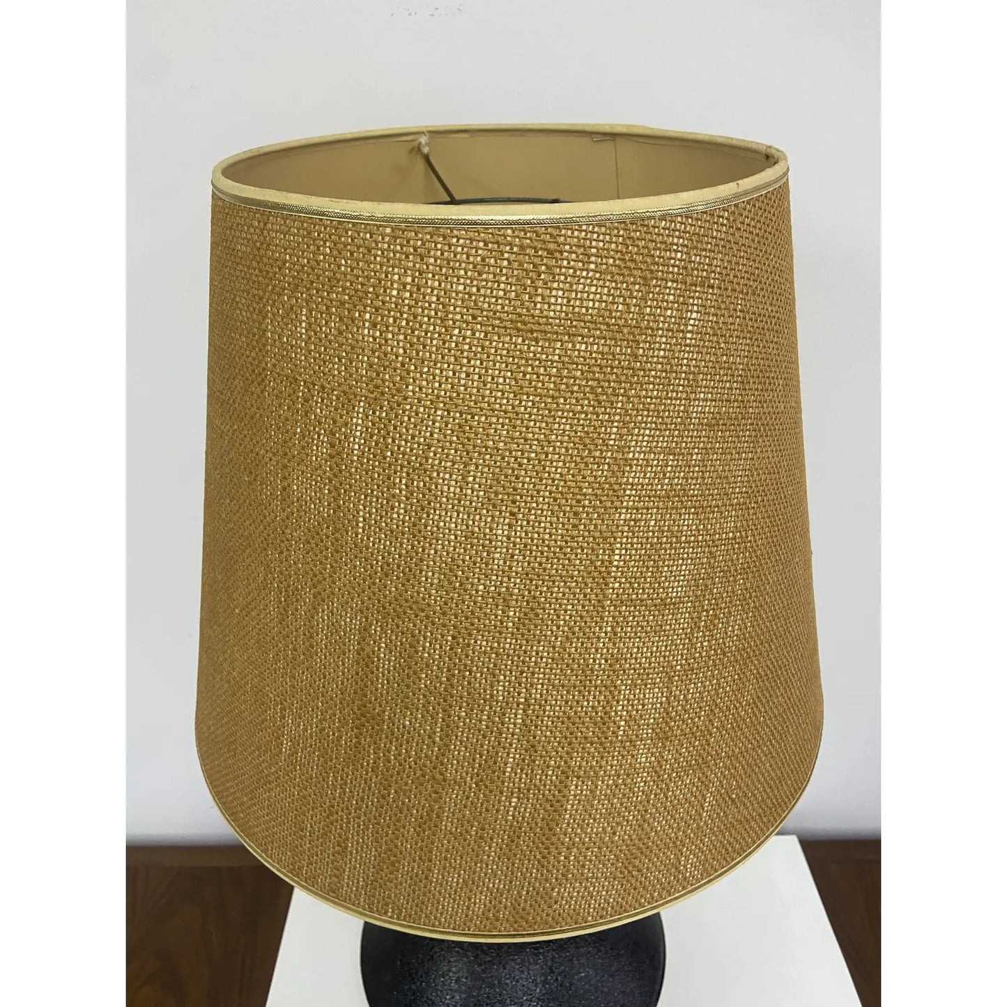 MCM TEAK & BLACK CERAMIC TABLE LAMP