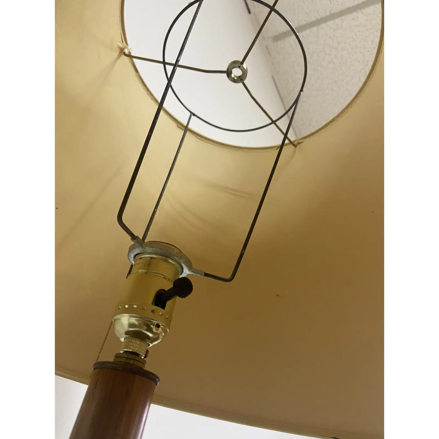 MCM TEAK & BLACK CERAMIC TABLE LAMP
