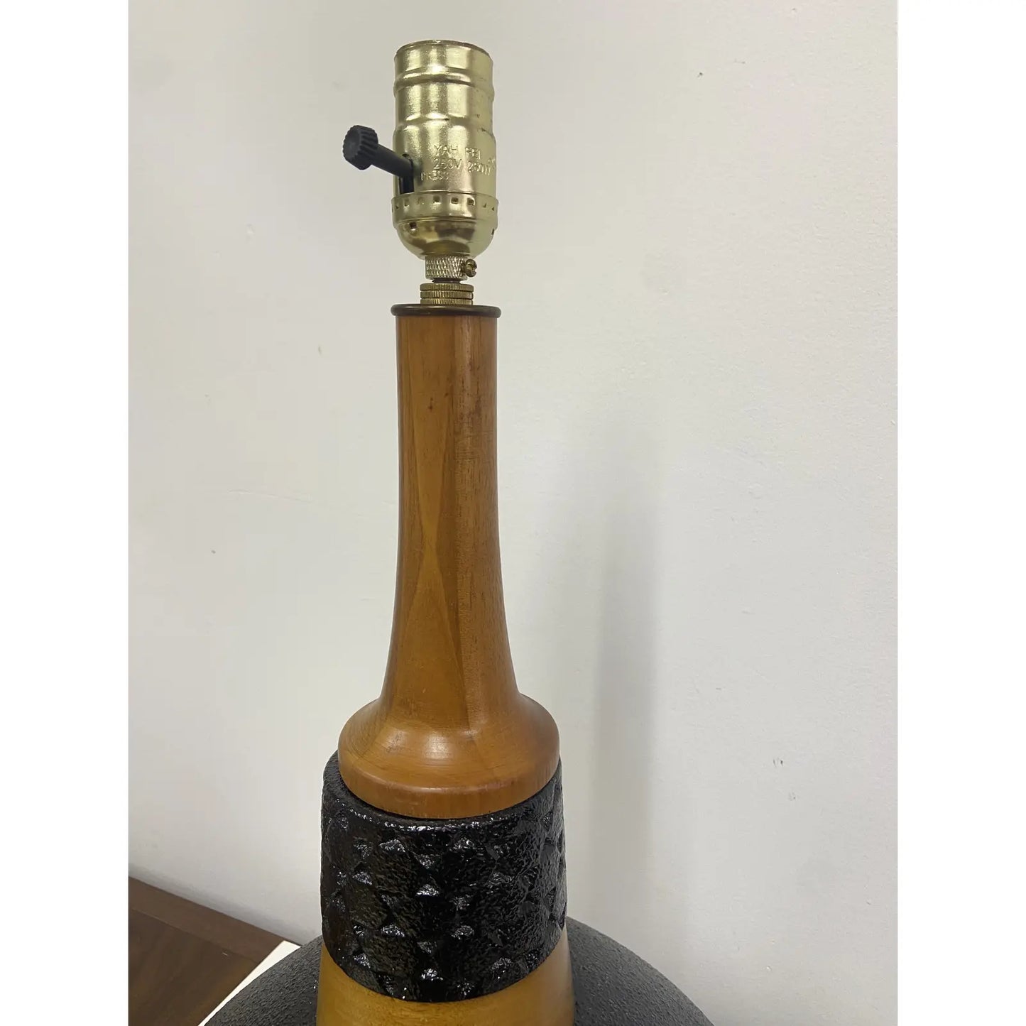 MCM TEAK & BLACK CERAMIC TABLE LAMP