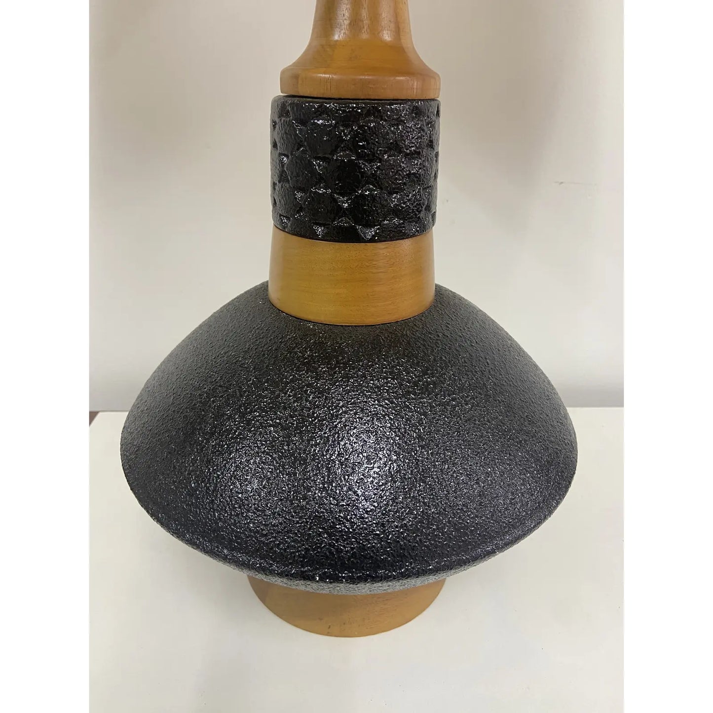 MCM TEAK & BLACK CERAMIC TABLE LAMP