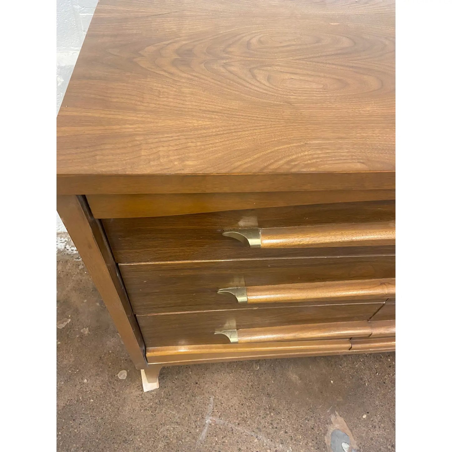 MCM 9 & 5 DRAWER WALNUT DRESSER SET BY KROEHLER