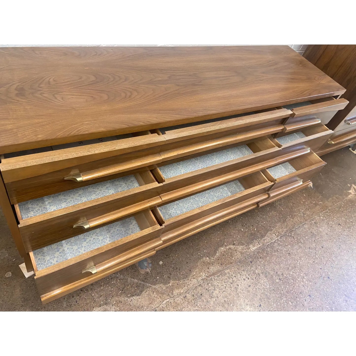MCM 9 & 5 DRAWER WALNUT DRESSER SET BY KROEHLER
