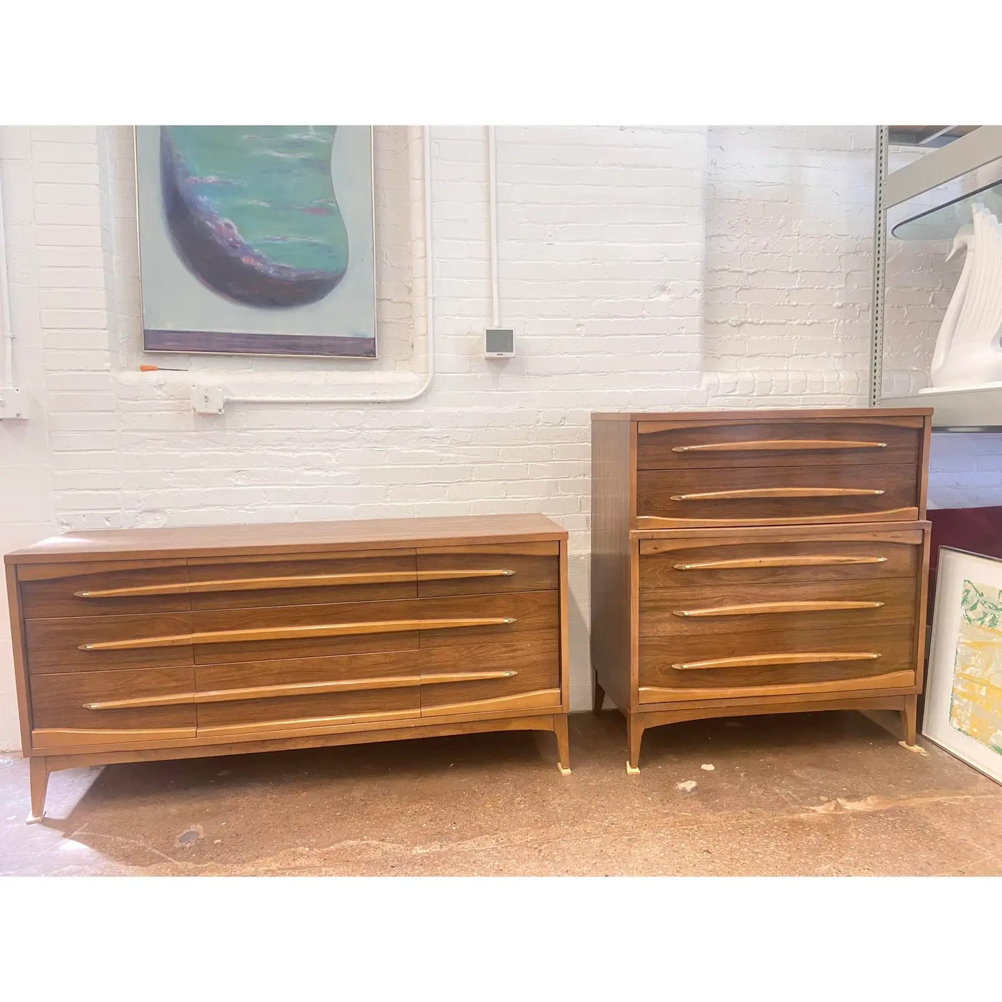 MCM 9 & 5 DRAWER WALNUT DRESSER SET BY KROEHLER