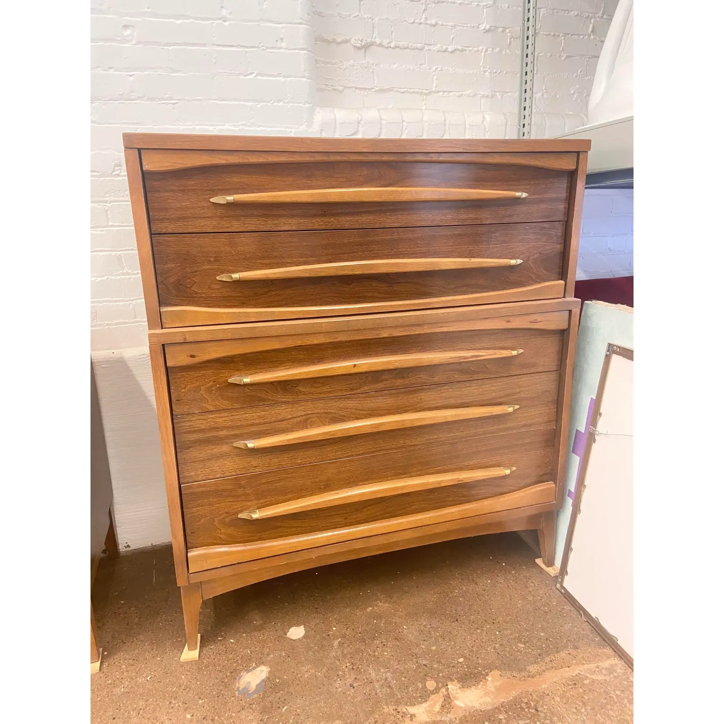 MCM 9 & 5 DRAWER WALNUT DRESSER SET BY KROEHLER