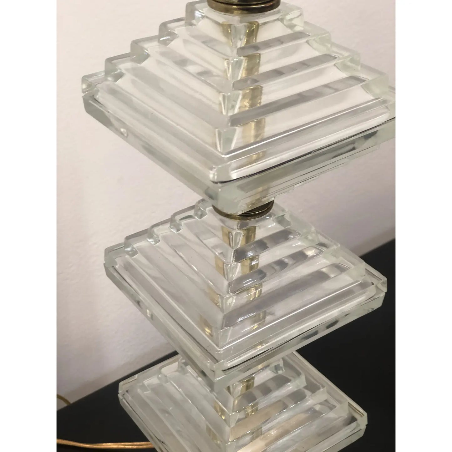 DIAMOND BASE CUT GLASS TABLE LAMP
