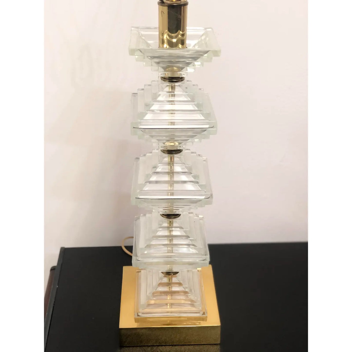 DIAMOND BASE CUT GLASS TABLE LAMP