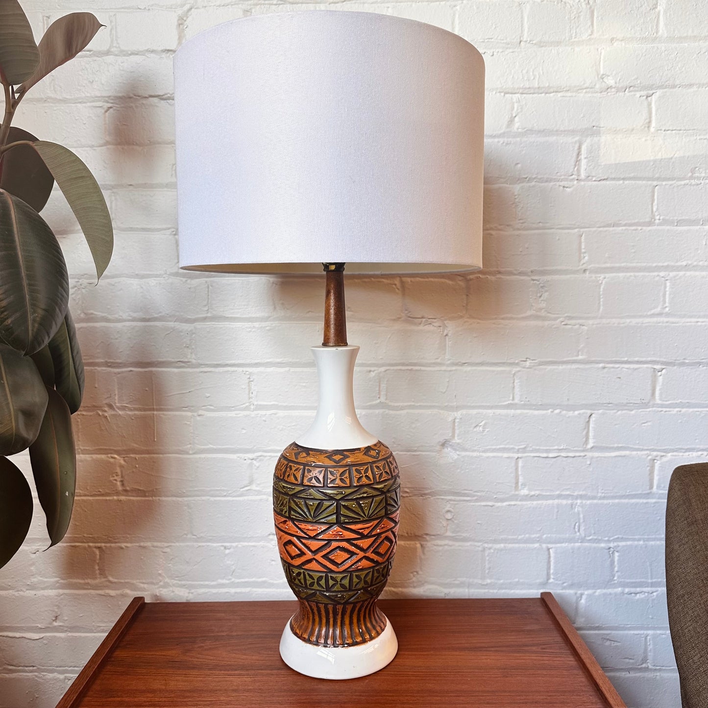 MCM TEAK & CERAMIC TABLE LAMP