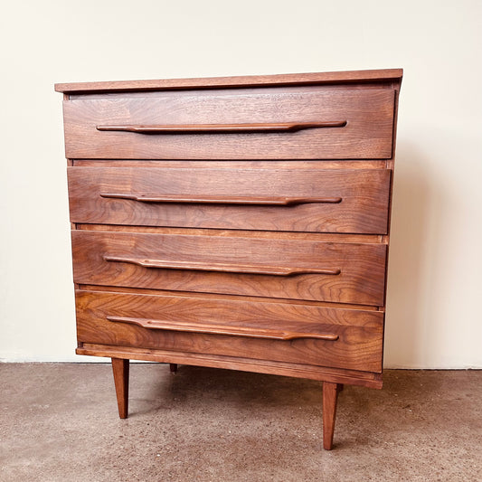 SCANDINAVIAN MODERN CHEST OF DRAWERS