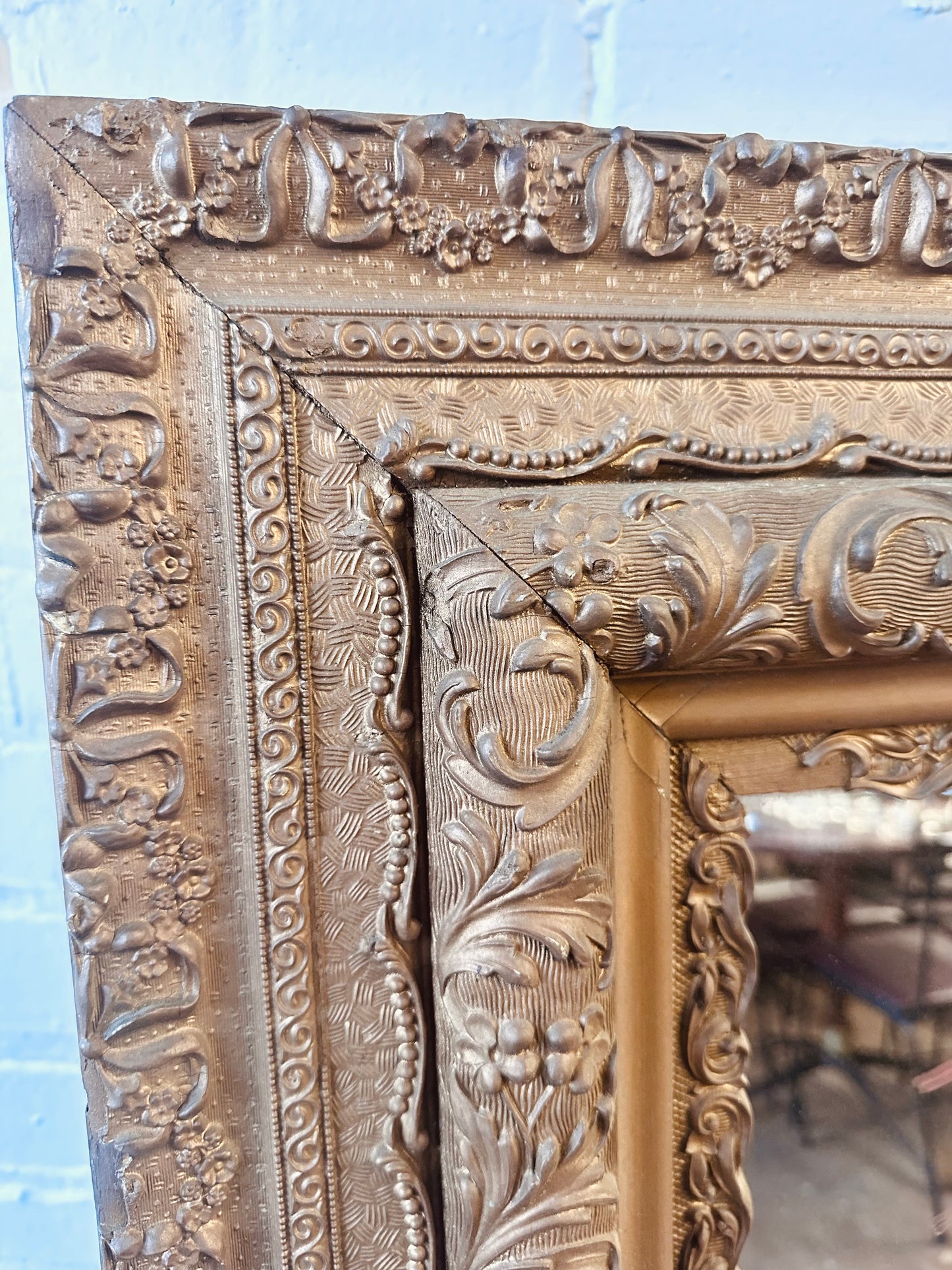 ANTIQUE 18TH CENTURY CARVED FALCONER DUREVER MIRROR