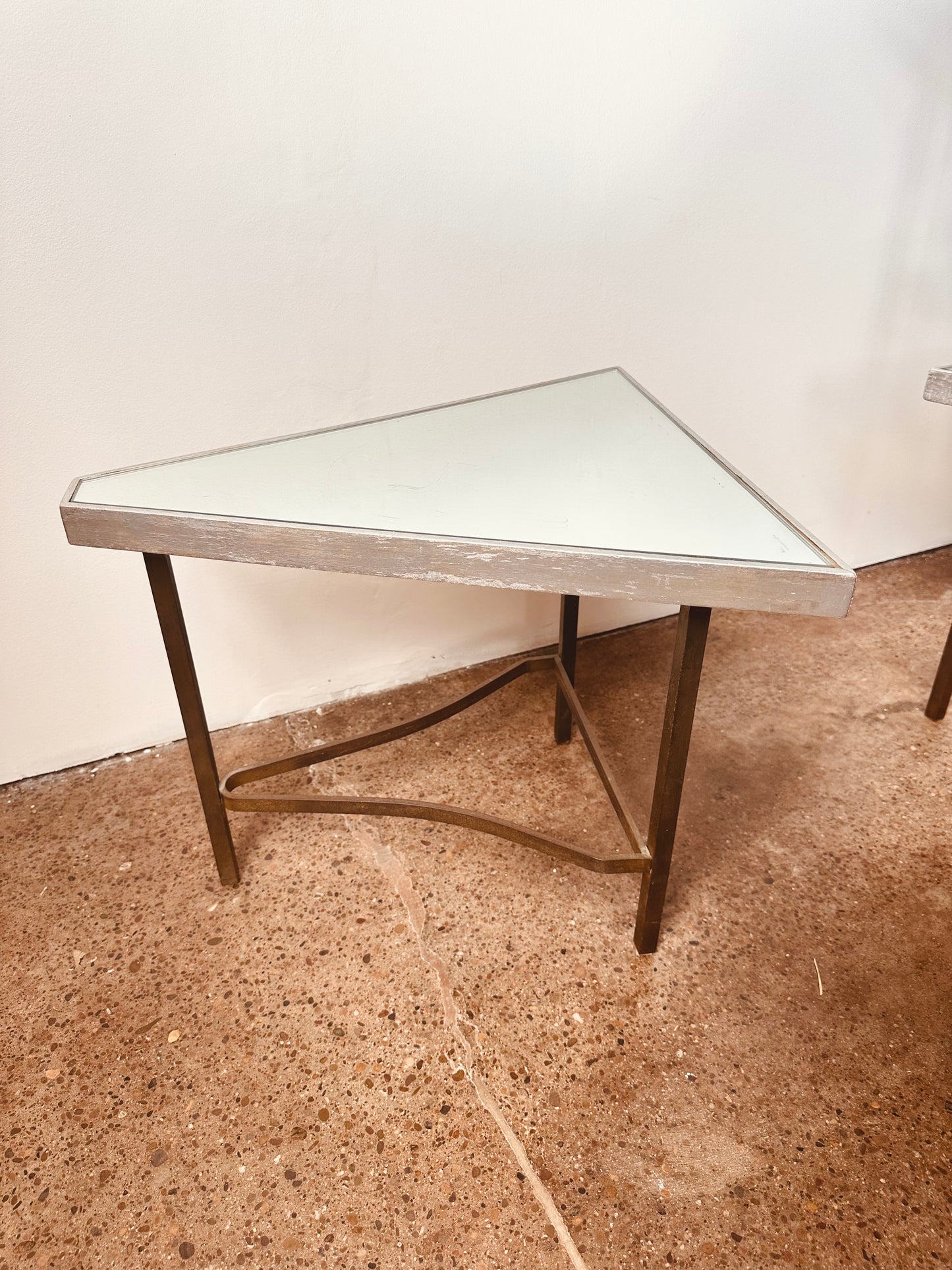 TRIANGULAR BRASS WITH MIRRORED TOP ACCENT TABLES - S/4