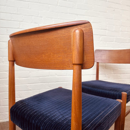 DANISH TEAK CARVED HANDLE DINING CHAIRS - S/6