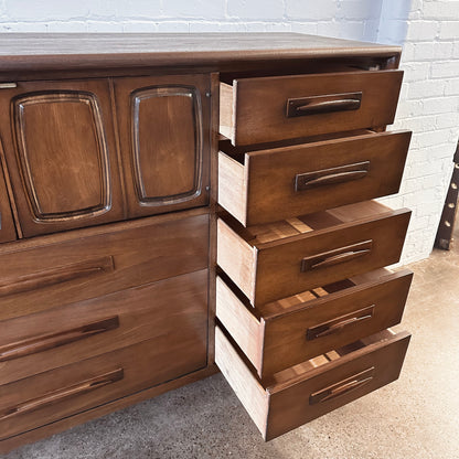 BROYHILL EMPHASIS GENTLEMEN’S CHEST OF DRAWERS