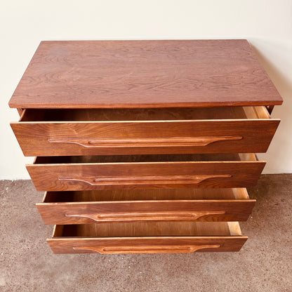SCANDINAVIAN MODERN CHEST OF DRAWERS