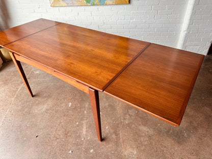 DANISH TEAK BEVELED EDGE DINING TABLE WITH DRAW LEAVES