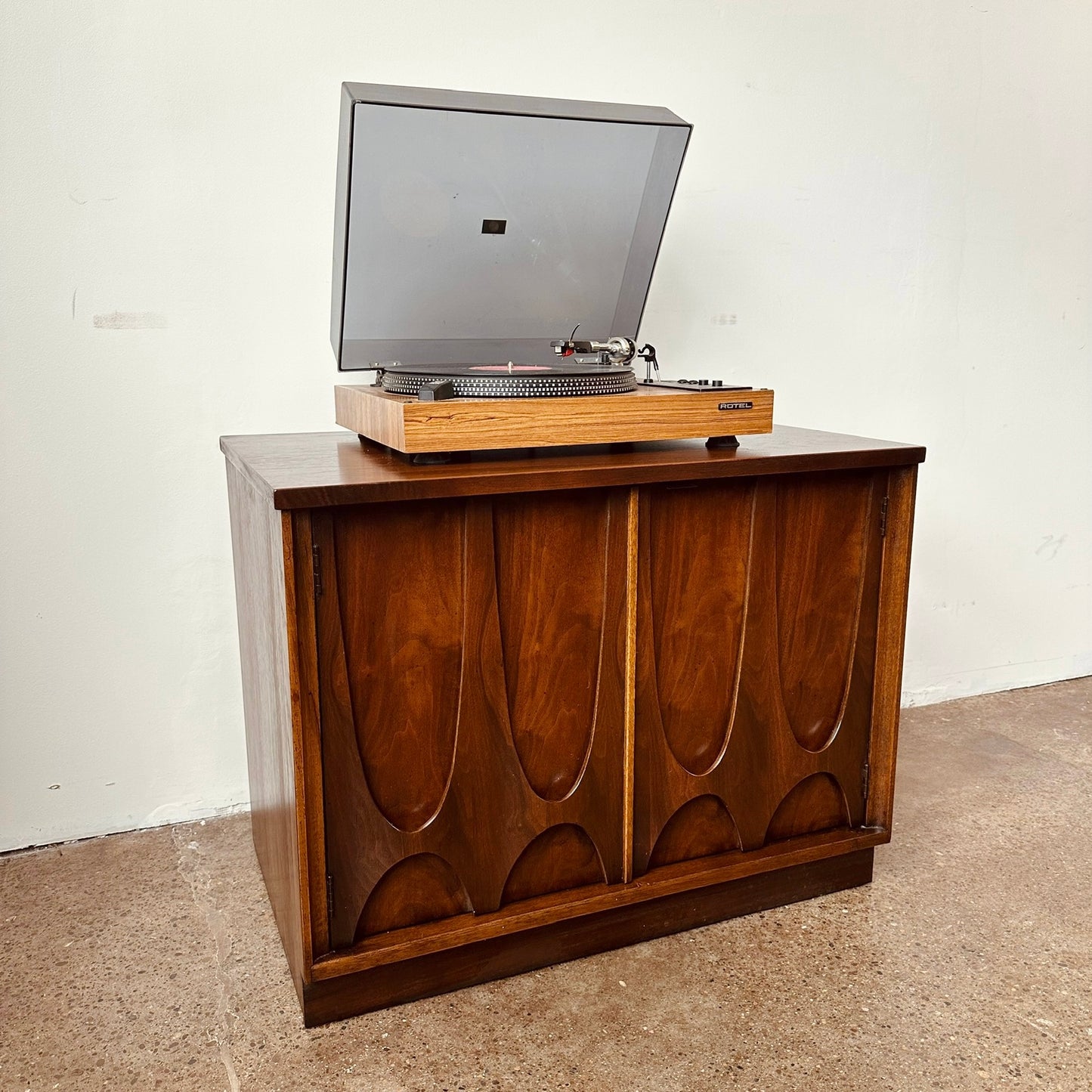 BROYHILL BRASILIA WALNUT ACCENT TABLE WITH STORAGE