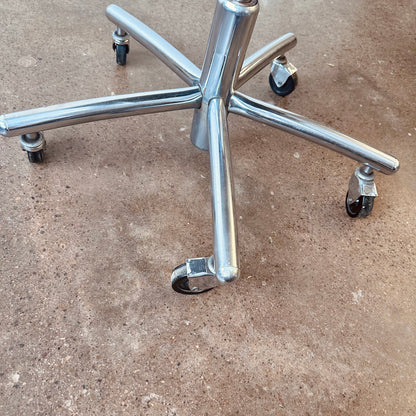 VINTAGE SWIVELING TASK CHAIR WITH ARMS