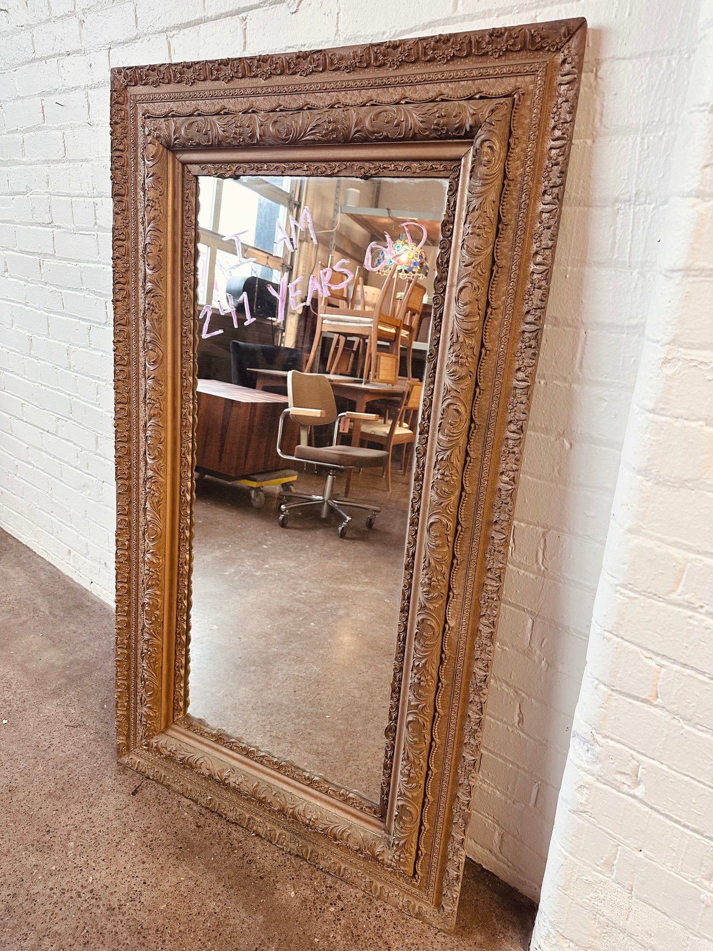 ANTIQUE 18TH CENTURY CARVED FALCONER DUREVER MIRROR