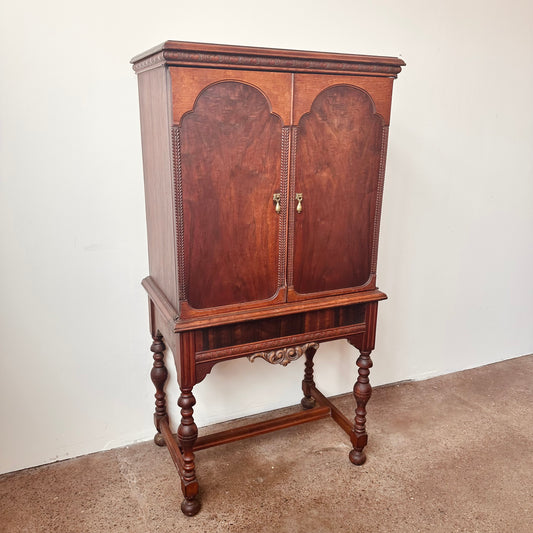 ANTIQUE DEPRESSION ERA MAHOGANY LIQUOR CABINET