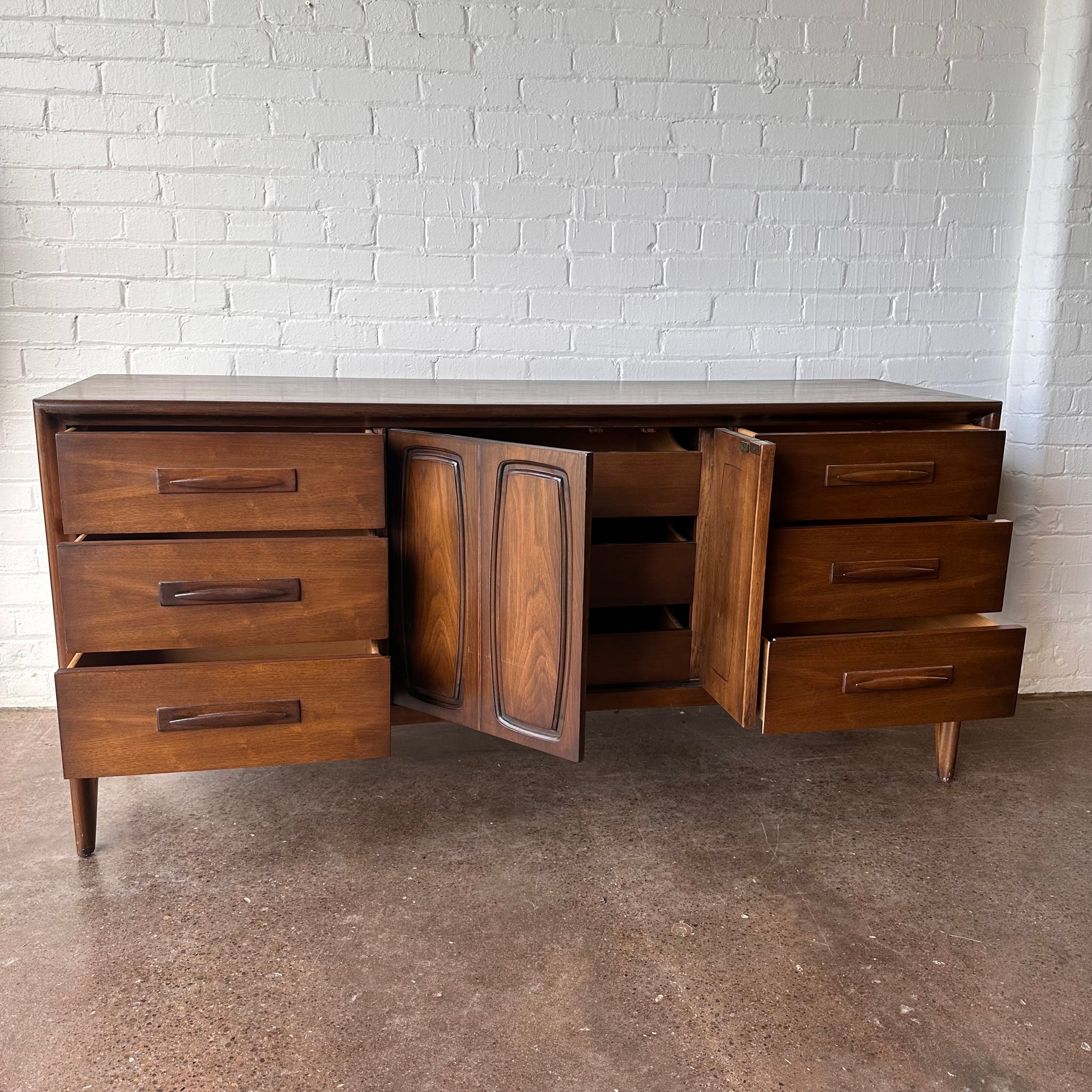 BROYHILL EMPHASIS NINE DRAWER DRESSER - RESTORED MiMO Decor BROYHILL EMPHASIS NINE DRAWER DRESSER - RESTORED MiMO Decor