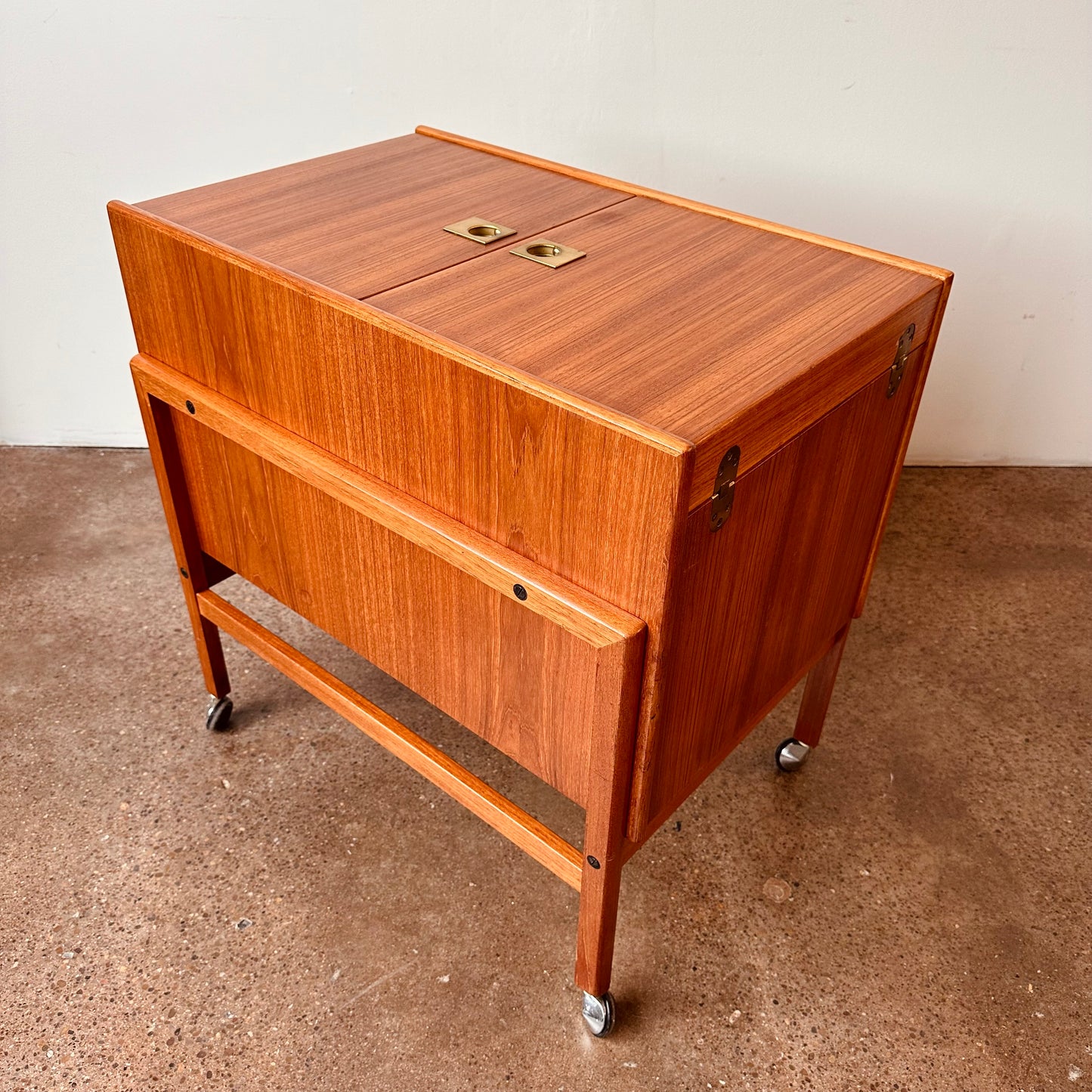 ANDREAS HANSEN FOR ARREBO MØBLER TEAK BARCART, 1960S