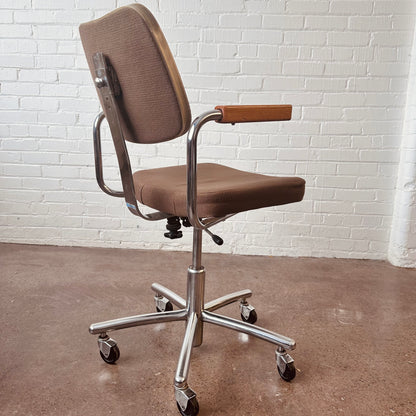VINTAGE SWIVELING TASK CHAIR WITH ARMS