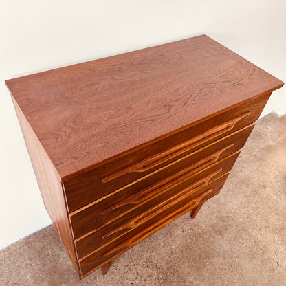 SCANDINAVIAN MODERN CHEST OF DRAWERS
