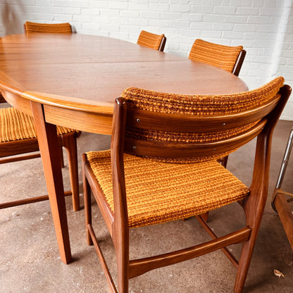 DANISH MODERN OVAL DINING TABLE WITH TWO LEAVES