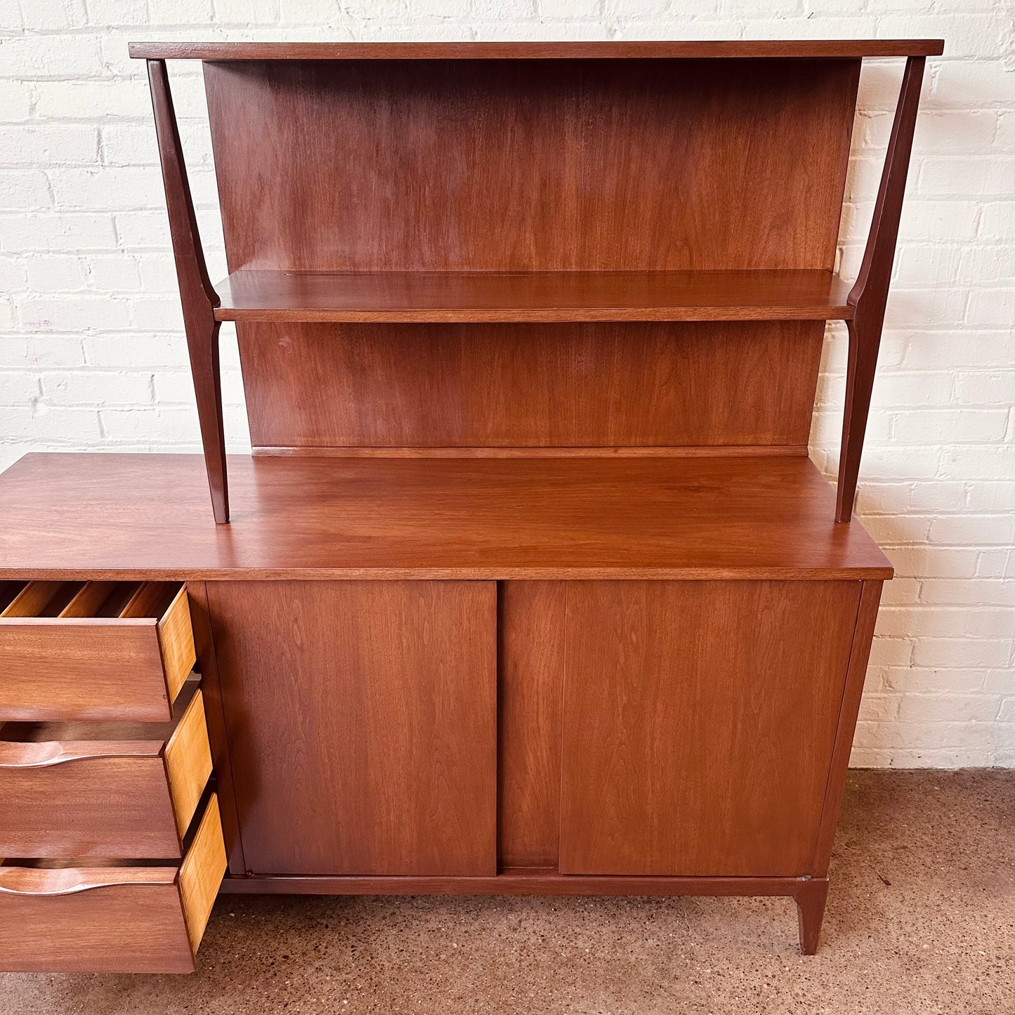 MID CENTURY WALNUT SIDEBOARD SERVER WITH HUTCH TOP