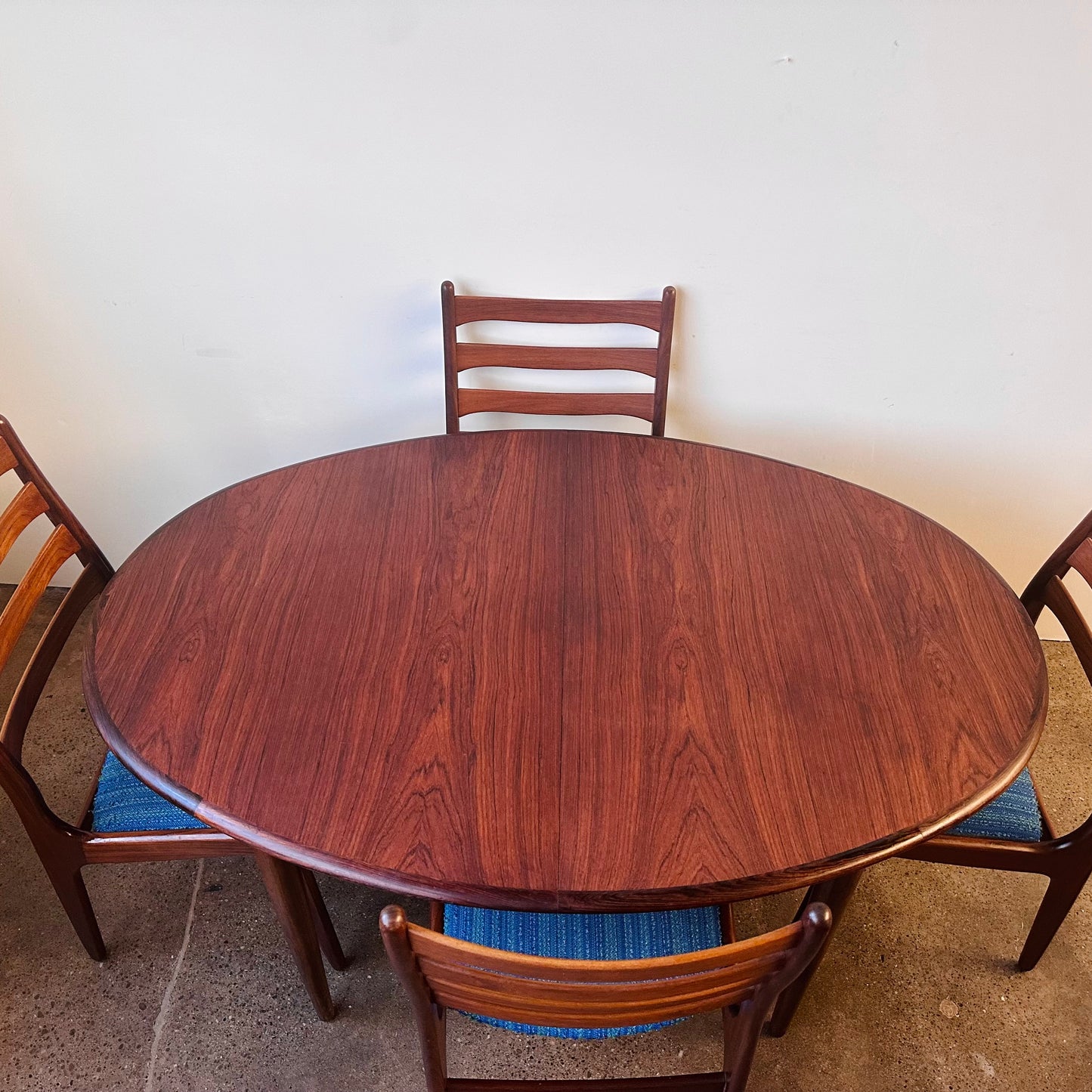 GUDME DANISH ROSEWOOD OVAL DINING TABLE