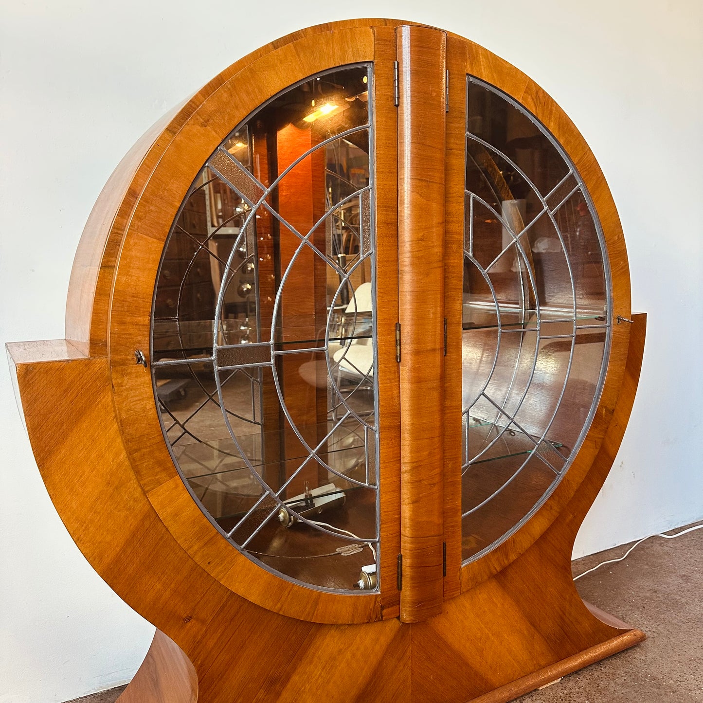 ART DECO CIRCULAR LEADED GLASS SUPERLATIVE CABINET C. 1930S