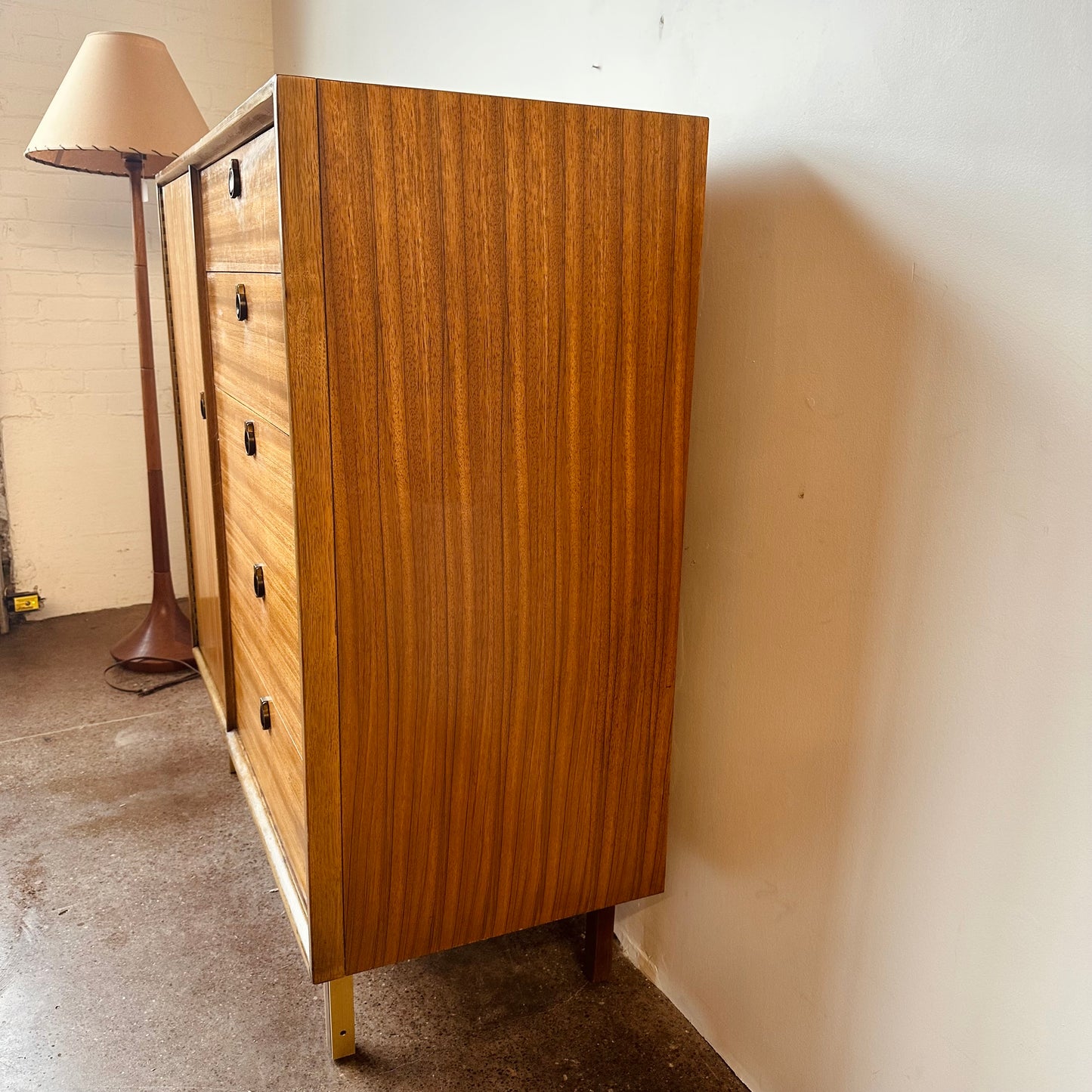 MID-CENTURY MAHOGANY AND BRASS CHEST OF DRAWERS DRESSER