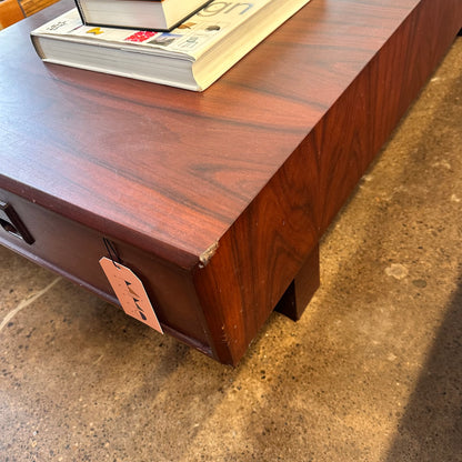 DANISH ROSEWOOD COFFEE TABLE WITH DRAWERS