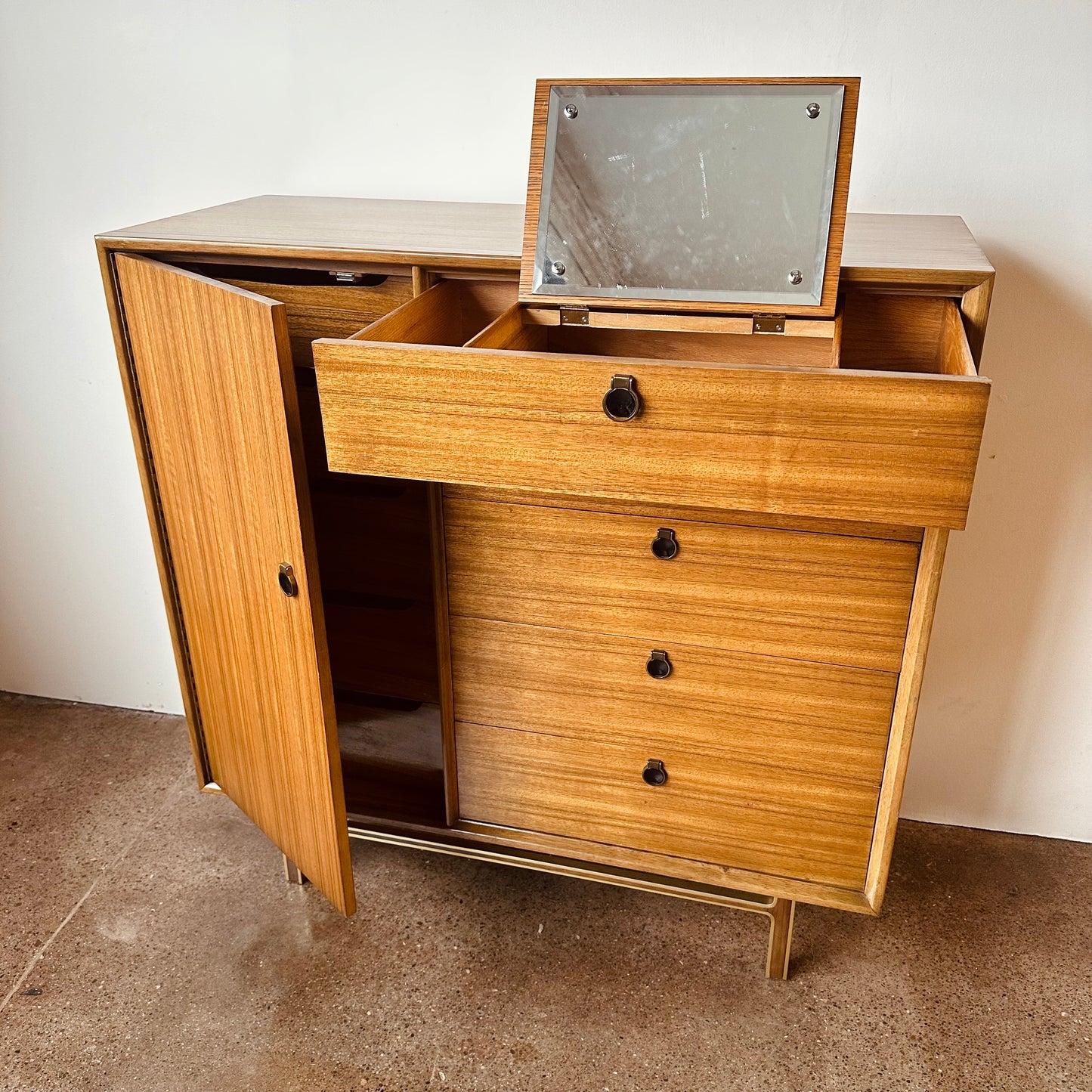 MID-CENTURY MAHOGANY AND BRASS CHEST OF DRAWERS DRESSER