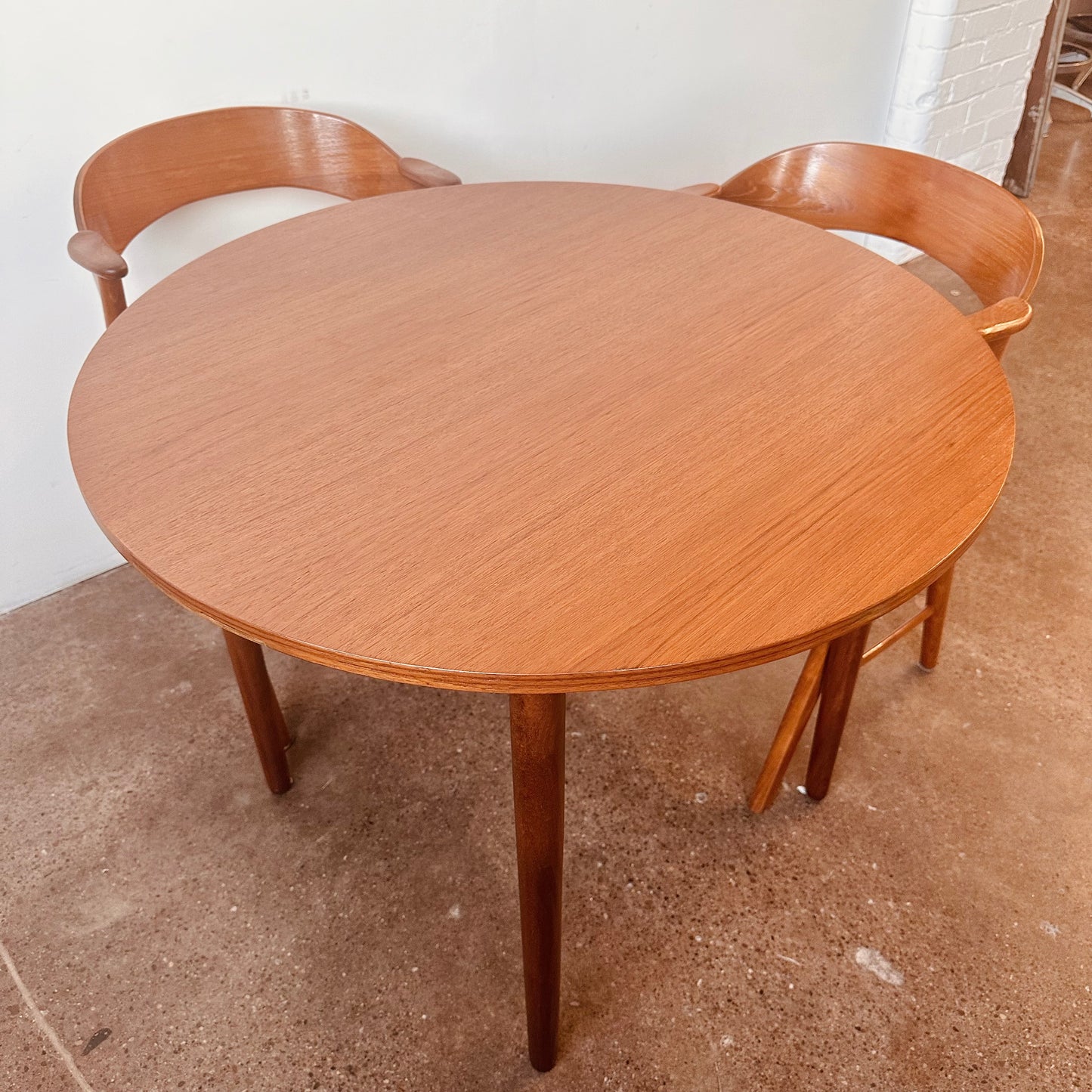 DANISH MODERN TEAK ROUND DINETTE TABLE