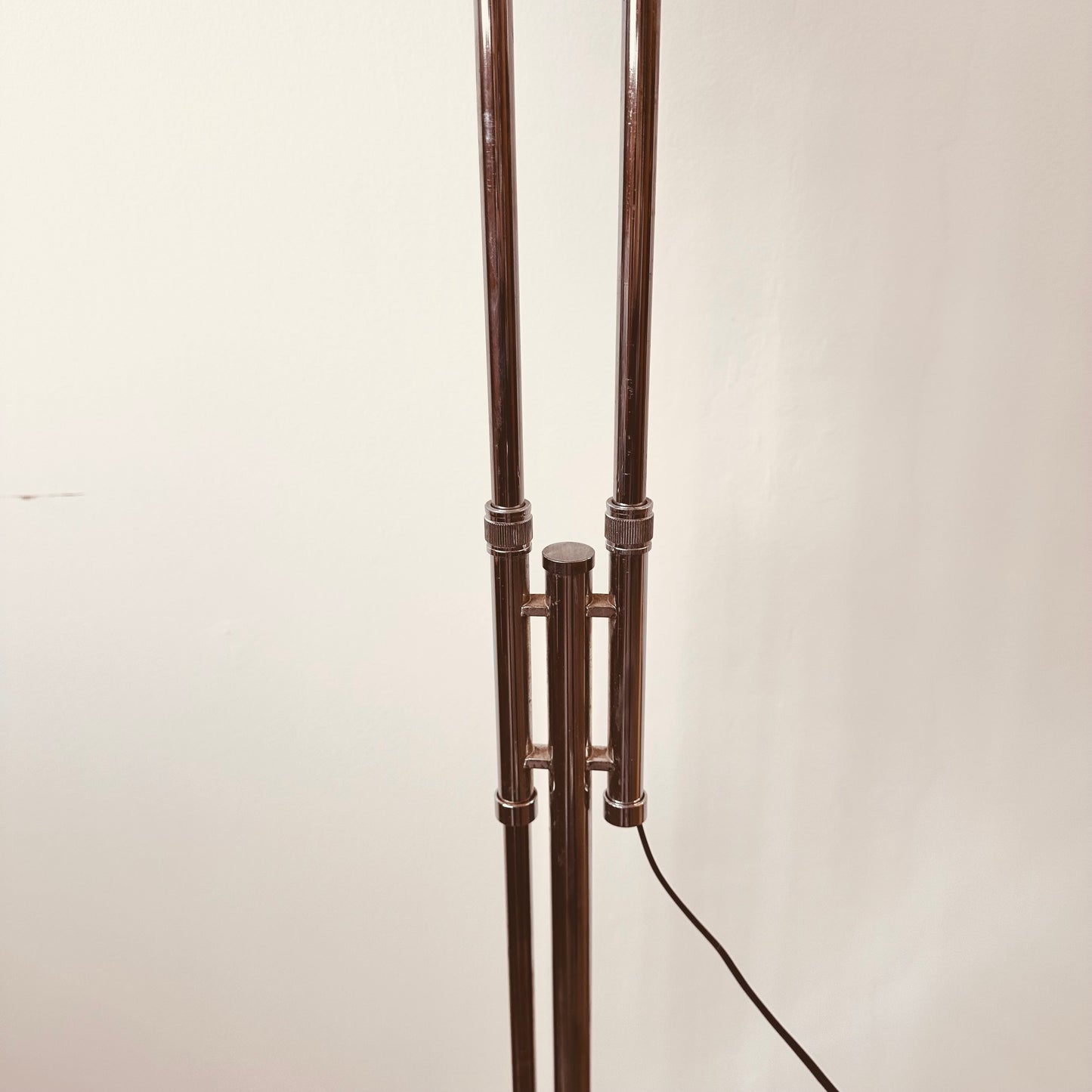 1970’S CHROME DUAL-LIGHT ADJUSTABLE FLOOR LAMP
