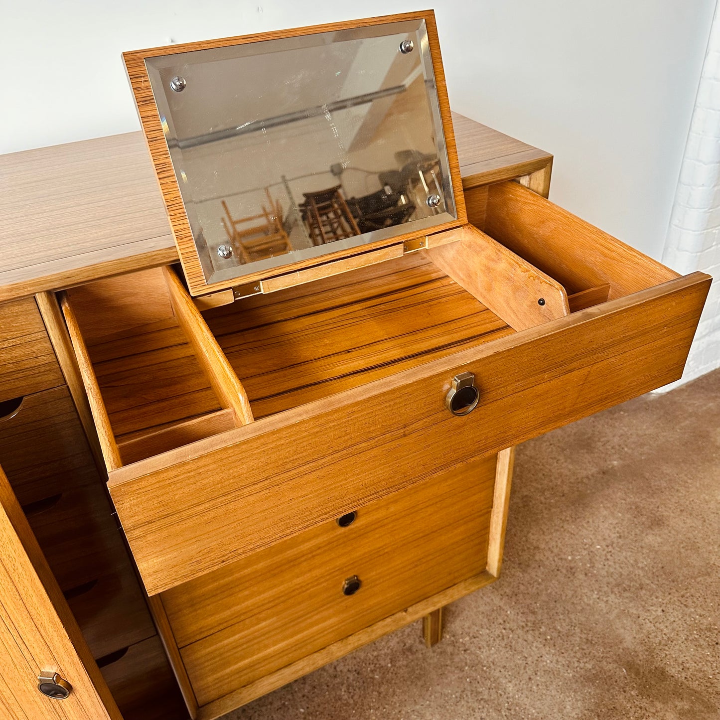 MID-CENTURY MAHOGANY AND BRASS CHEST OF DRAWERS DRESSER