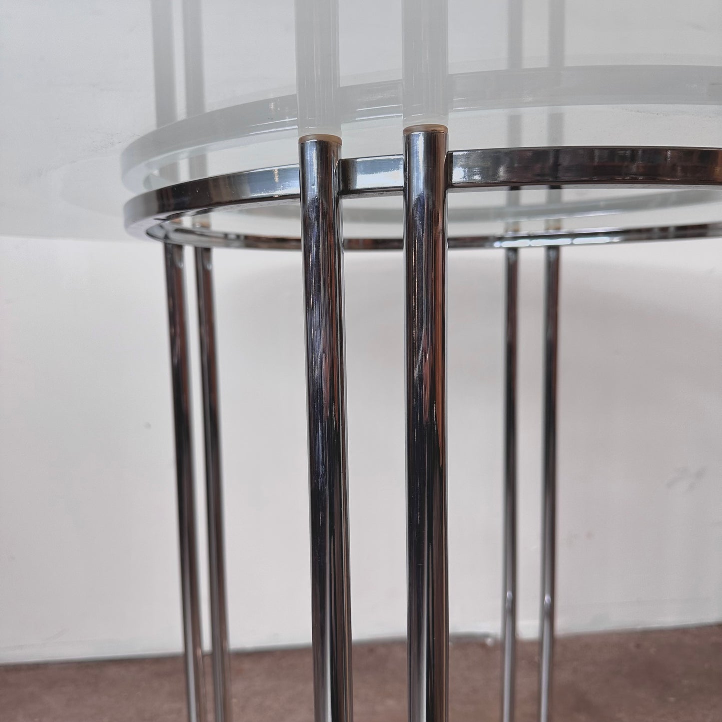 MILO BAUGHMAN STYLE CHROME AND GLASS ROUND TABLE