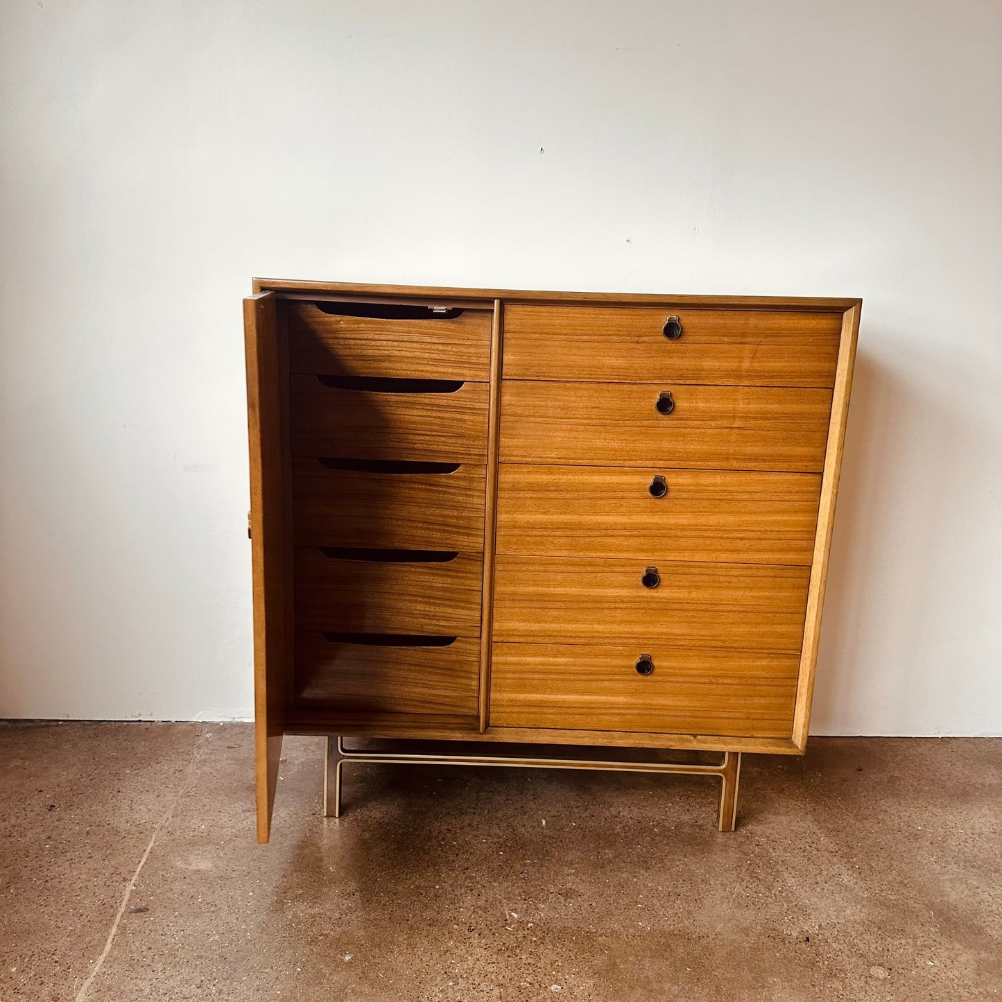 MID-CENTURY MAHOGANY AND BRASS CHEST OF DRAWERS DRESSER