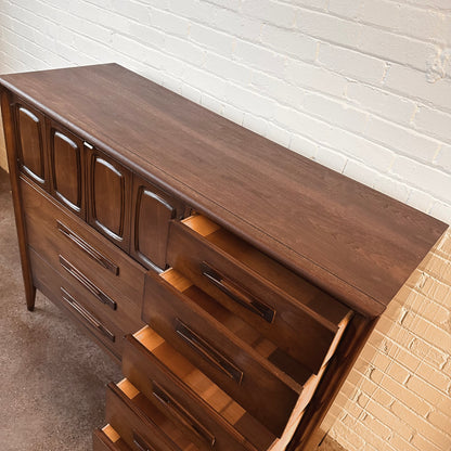 BROYHILL EMPHASIS GENTLEMEN’S CHEST OF DRAWERS