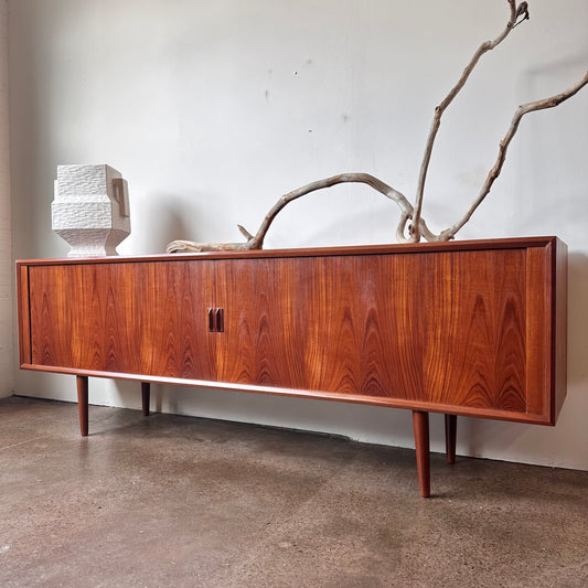 SVEND AAGE LARSEN FOR FAARUP MOBELFABRIK MID CENTURY TEAK TAMBOUR DOOR CREDENZA