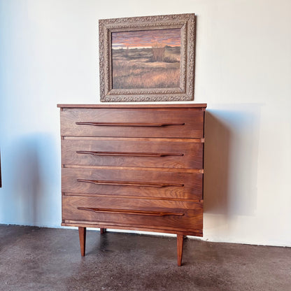 SCANDINAVIAN MODERN CHEST OF DRAWERS