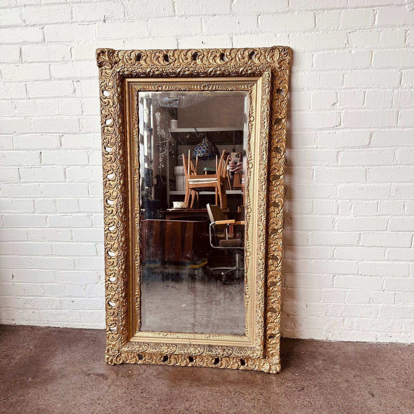 ANTIQUE 19TH CENTURY GOLD GILT CARVED MIRROR