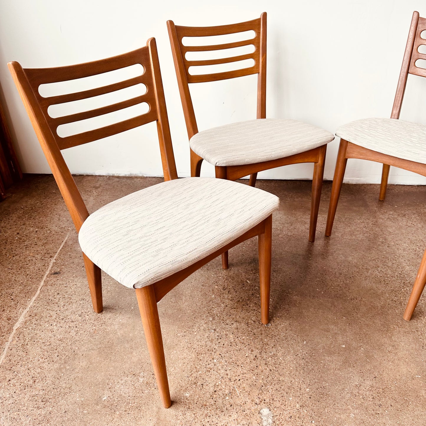 AMERICAN MID-CENTURY CUT OUT DINING CHAIRS - S/4