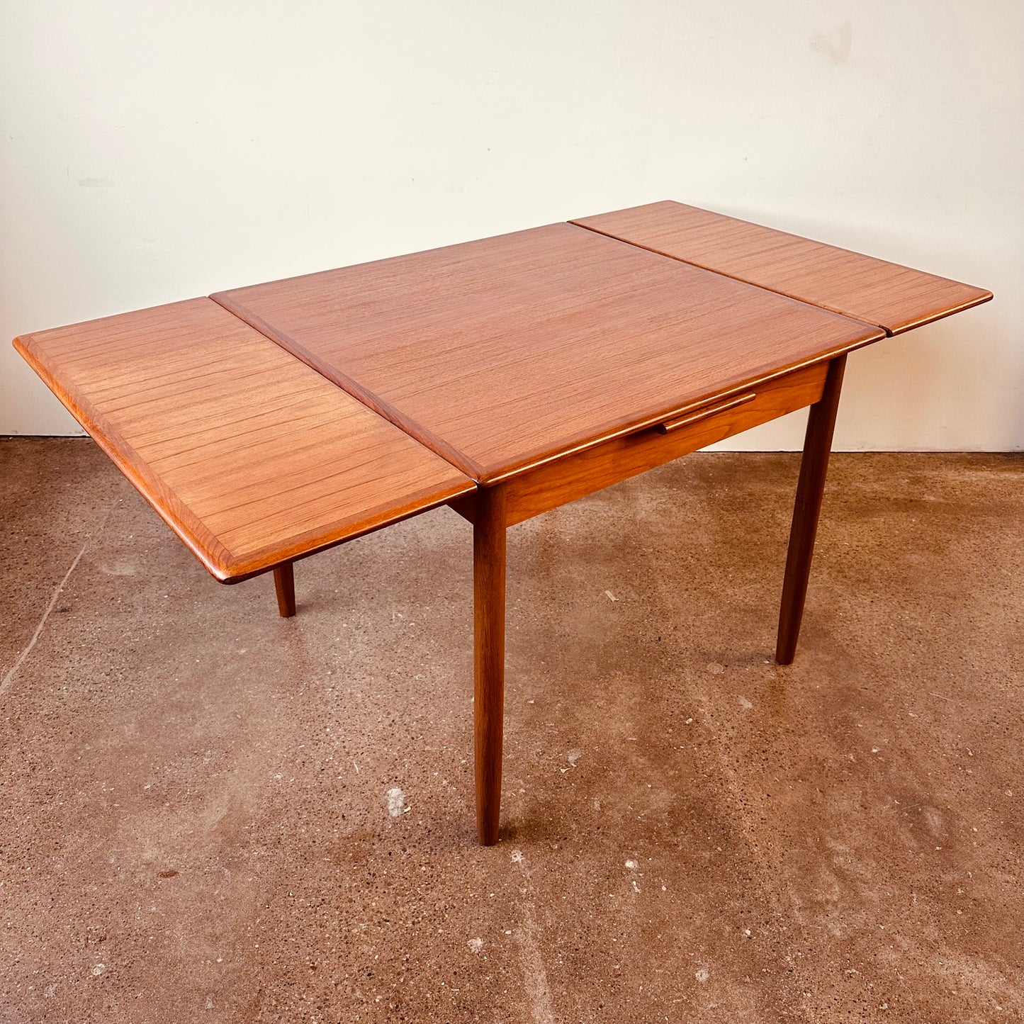 A.M MOBLER DANISH TEAK DINETTE WITH DRAW LEAVES