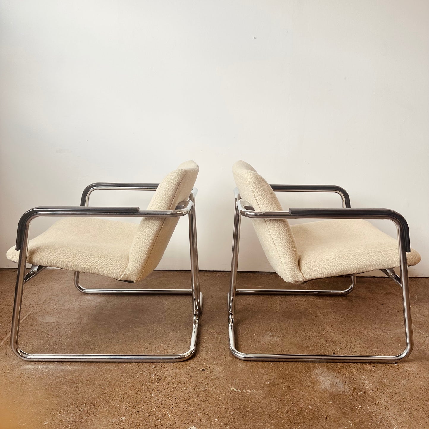 PAIR OF MID CENTURY TUBULAR CHROME CLIENT CHAIRS