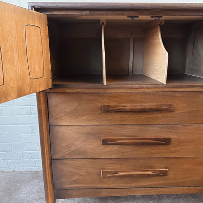 BROYHILL EMPHASIS GENTLEMEN’S CHEST OF DRAWERS