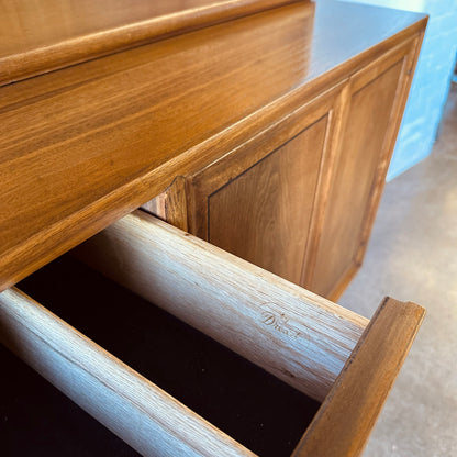 KIPP STEWART FOR DREXEL DECLARATION LIGHTED HUTCH