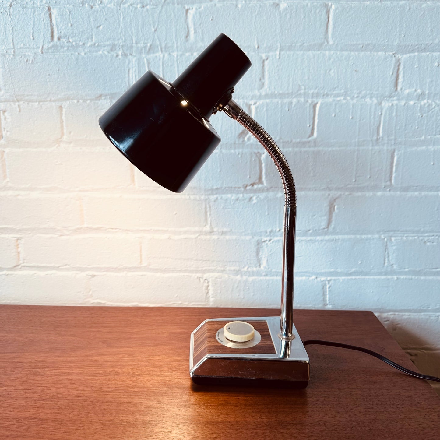 MOBILITE MID-CENTURY GOOSENECK DESK LAMP WITH DIMMER